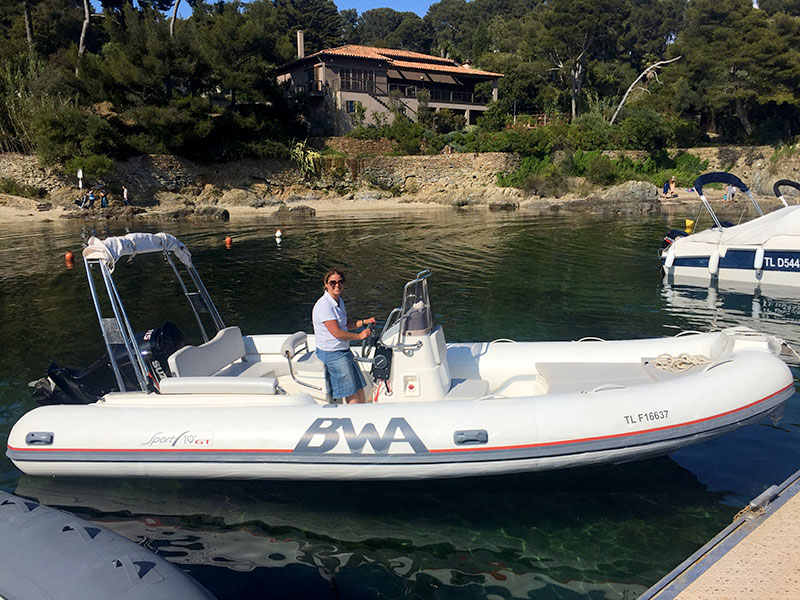 Location de bateau au port du niel pour une journée à Porquerolles